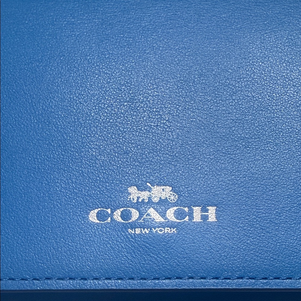 New Coach Blue Leather Compact Wristlet Wallet with Silver Logo Imperfect - Picture 2 of 9